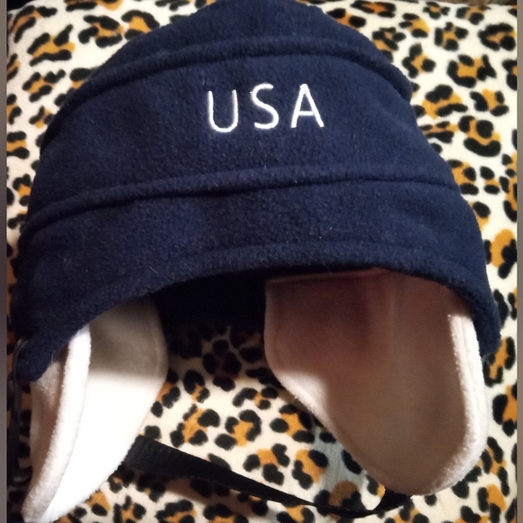 Lululemon x USA Navy Hockey Tuque - Picture 3 of 3